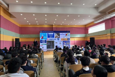 Хэнтий аймгийн улсын бүртгэлийн хэлтэс сурагчдад иргэний үнэмлэхийн талаар мэдээлэл өглөө