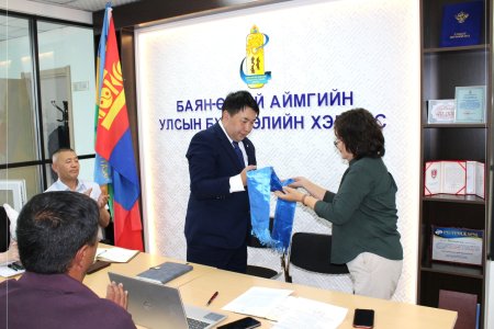 БАЯН-ӨЛГИЙ АЙМГИЙН УЛСЫН БҮРТГЭЛИЙН ХЭЛТСИЙН ДАРГААР Д.МЯГМАРЖАВ ТОМИЛОГДЛОО