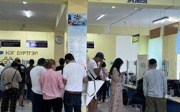 Ойрын өдрүүдэд өдрийн цагаар  иргэдийн хөдөлгөөн маш их байгаа ч бид иргэдэд түргэн шуурхай үйлчлэхийг хичээж ажилласаар байна.