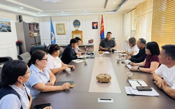 Замын-Үүд сумын Засаг даргатай уулзалт зохион байгууллаа.