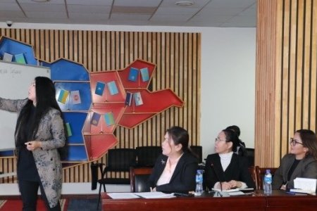 Захиргааны ахлах мэргэжилтнийг чиглүүлэх, дадлагажуулах сургалтыг зохион байгууллаа