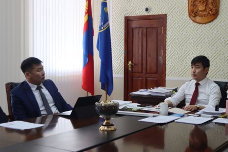 Улсын бүртгэлийн ерөнхий газрын даргын албан үүргийг түр орлон гүйцэтгэгч У.Болдхүү Налайх дүүргийн улсын бүртгэлийн хэлтсийн үйл ажиллагаатай танилцлаа