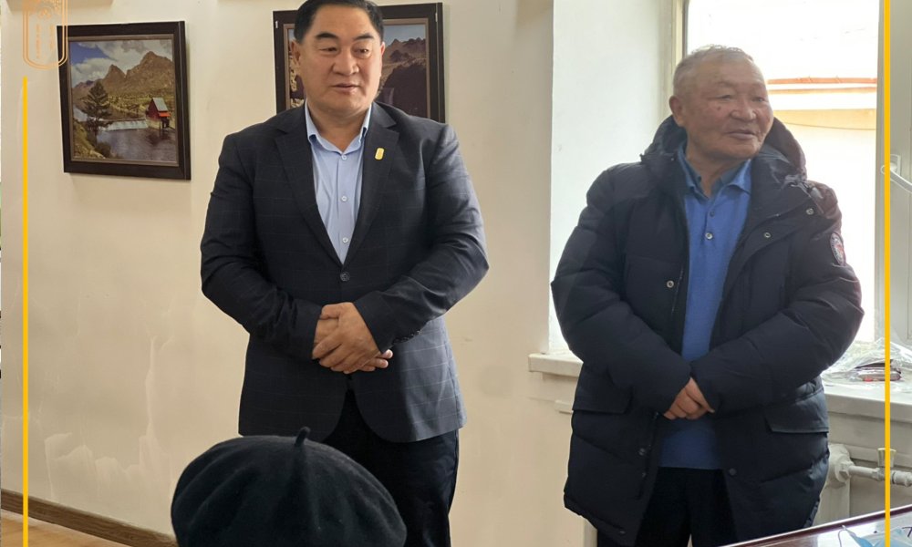 Есөнбулаг сумын ахмадуудад Улсын бүртгэлийн байгууллагын бодлого зорилт, үйл ажиллагааны онцлог, бүртгэлийн үйлчилгээний талаар мэдээлэл өглөө