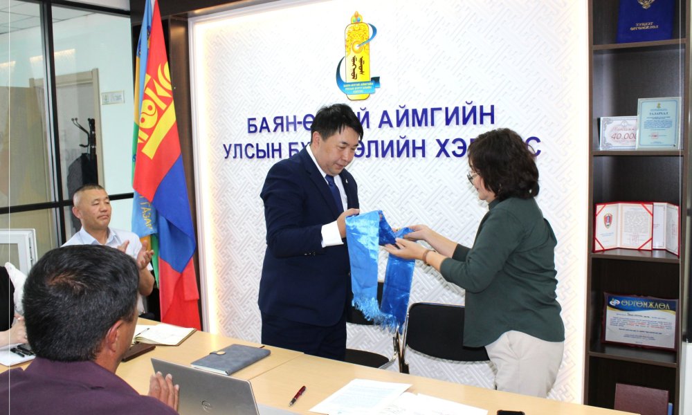 БАЯН-ӨЛГИЙ АЙМГИЙН УЛСЫН БҮРТГЭЛИЙН ХЭЛТСИЙН ДАРГААР Д.МЯГМАРЖАВ ТОМИЛОГДЛОО