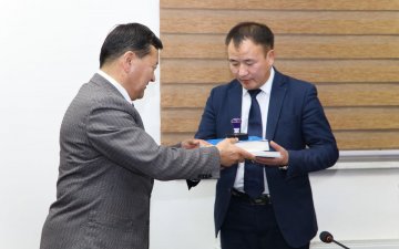 Улсын бүртгэлийн ерөнхий газар Төрийн албаны салбар зөвлөлийн орон тооны нарийн бичгийн даргатай боллоо