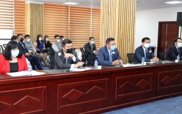 Улсын бүртгэлийн ерөнхий газрын үйл ажиллагаатай танилцлаа