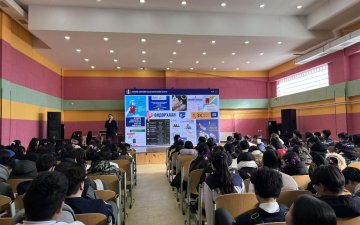 Хэнтий аймгийн улсын бүртгэлийн хэлтэс сурагчдад иргэний үнэмлэхийн талаар мэдээлэл өглөө