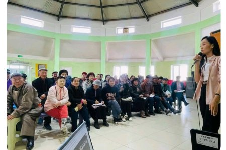 Баянхонгор аймгийн улсын бүртгэлийн хэлтэс цахим үйлчилгээг сурталчлан, иргэдийн цахим ур чадварыг дээшлүүлжээ