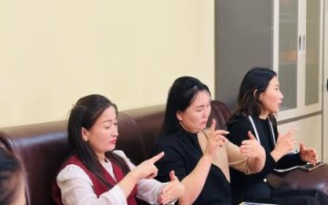 Төвийн танилцуулга, Хөдөлмөрийн тухай хуулийн хэрэгжилт, Дохионы хичээл, Хандлага ба орчин сургалтыг зохион байгууллаа.