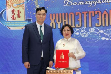 Шинэхэн Гавьяат эдийн засагч Д.Энхцэцэгийг хүлээн авч, хүндэтгэл үзүүллээ