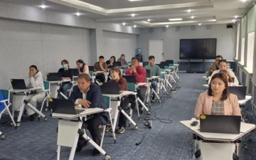 Салбар комисс Архангай аймагт 2025 оны 2 дугаар улирлын төрийн албаны ерөнхий шалгалтыг зохион байгууллаа. Төрийн албаны ерөнхий шалгалт өгөхөөр нийт 92 иргэн бүртгүүлснээс, бүртгүүлсэн иргэдийн 70.6 хувь буюу 65 иргэн шалгалтад орсон.
