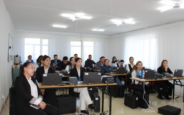 Аймаг, нийслэл, сум, дүүргийн иргэдийн Төлөөлөгчдийн Хурлын 2024 оны ээлжит сонгуулийн итгэмжлэгдсэн ажилтны эрх зүйн болон мэдээлэл технологийн сургалтыг 10 дугаар сарын 01-ний өдөр зохион байгуулав.