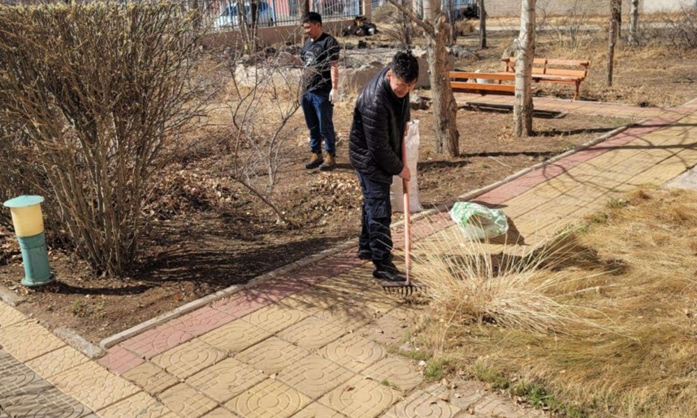 ХОГГҮЙ ОРЧИН-БИДНИЙ ОРОЛЦОО” уриан дор хаврын бүх нийтийн цэвэрлэгээ хийлээ