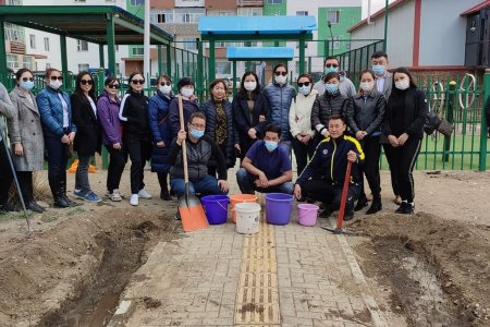 Хаврын бүх нийтээр мод тарих өдрийн хүрээнд Оюут багийн нутаг дэвсгэрт  49 ширхэг шар хуайс мод тарилаа.