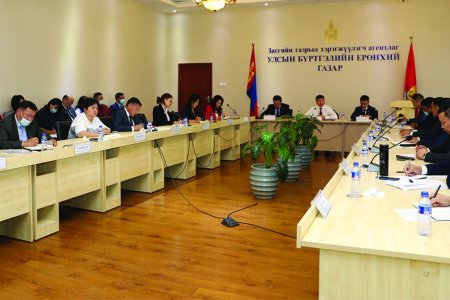 Хууль зүй, дотоод хэргийн сайд Х.Нямбаатар Улсын бүртгэлийн ерөнхий газарт ажиллалаа