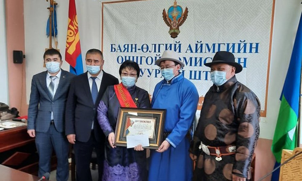 Улсын бүртгэгч О.Алтанцэцэг аймгийн аваргаар шалгарлаа
