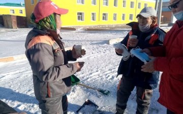 ЦАР ТАХЛЫН ҮЕД АЖИЛЛАЖ БАЙГАА ТӨРИЙН АЛБАН ХААГЧИДДАА ТАЛАРХАЛ ИЛЭРХИЙЛЖ ХАЛУУН ААРЦ, ЧАЦАРГАНААР ҮЙЛЧИЛЖ, АМНЫ ХААЛТ ӨГЧ АЖИЛЛАЛАА