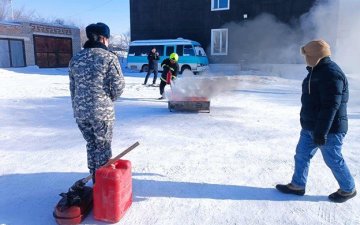 Сэлэнгэ аймгийн улсын бүртгэлийн хэлтсийн албан хаагчид “Объектын гал түймэр” сэдвээр сургалтад хамрагджээ