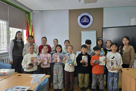 Архангай аймгийн Улсын бүртгэлийн хэлтэс албан хаагчдынхаа хүүхдүүдийг