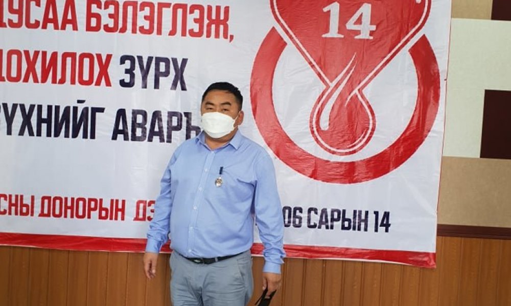 Улсын бүртгэгч Б.Баянбат “Нигүүсэл” донор медалиар шагнууллаа