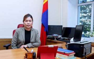 Д.Нансалмаа: “Төрийн үйлчилгээний итгэл үнэмшлийг нэмэгдүүлж, иргэдийн амьдралыг хөнгөвчлөхөд хувь нэмэр оруулах нь чухал”     