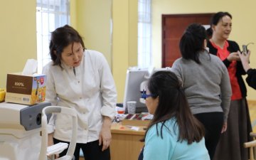 Албан хаагчдыг нүдний урьдчилан сэргийлэх үзлэгт хамрууллаа