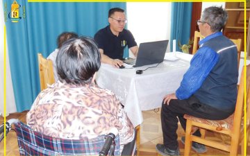 Дорнод аймгийн Улсын бүртгэлийн хэлтэс зөөврийн тоног төхөөрөмж ашиглан ахмад настнуудад үйлчилгээ үзүүллээ