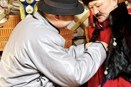 УЛСЫН БҮРТГЭЛИЙН ХЭЛТСИЙН ДАРГА Н.ЭНХБАТААР АХЛУУЛСАН АЖЛЫН ХЭСЭГ ЭРДЭНЭ СУМЫН АЙМГИЙН АВАРГУУДЫН ШАГНАЛЫГ ГАРДУУЛЛАА.