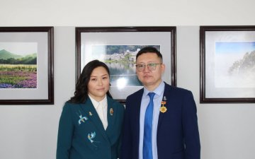 2021 онд ажил мэргэжлээрээ хамт олноо манлайлан ажилласан ажилчид шагнагдллаа.