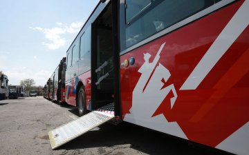 Тусгай хэрэгцээт иргэдийг тээвэрлэхэд зориулсан шаттай шинэ автобуснууд удахгүй үйлчилгээнд явна