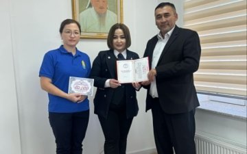 МОНГОЛ БИЧГИЙН УРАН УНШИГЧ ШАЛГАРУУЛАХ УРАЛДААНД 1-Р БАЙР ЭЗЭЛЛЭЭ