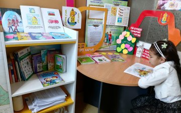 Байгууллагын дэргэдэх эцэг эхийн зөвлөлөөс албан хаагчдын хүүхдүүдэд зориулсан Номын булан байгууллаа. Хүүхдүүдийн чөлөөт цагийг зөв боловсон өнгөрөөх зорилгоор бага насны сурагчид ирж  ном унших, хичээл давтах даалгавараа хийх боломжтой юм