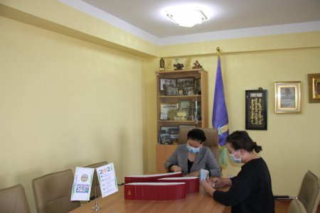 Нүүрс тээвэрлэлтийн 240 жолоочийн гадаад паспортын захиалгыг авч УБЕГазарт хэвлүүлэн, паспортыг олгов