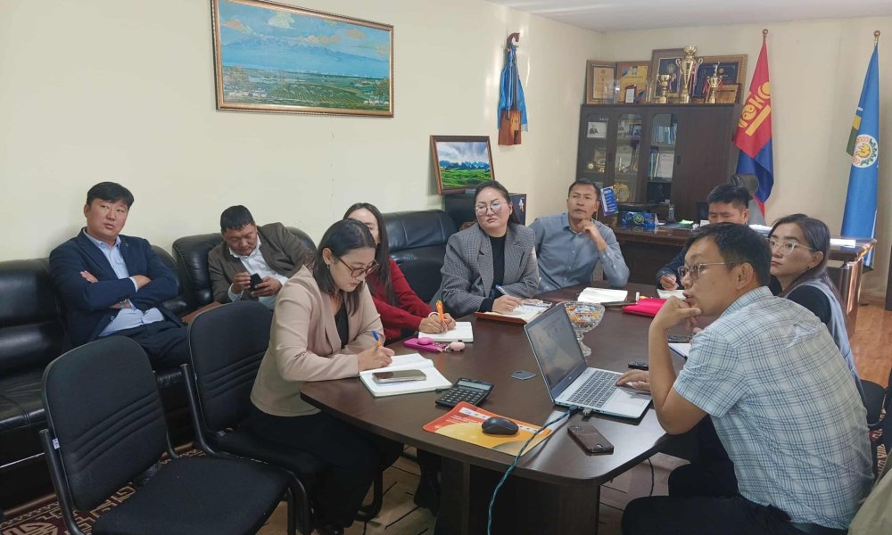Өмнөговь аймгийн Хүнс, хөдөө аж ахуйн газарт Улсын бүртгэлийн цахим үйлчилгээний талаар мэдээлэл өгч ажиллав