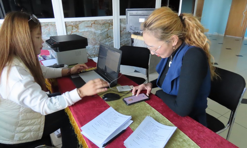 Тагнуулын ерөнхий газрын харъяа Дундговь аймаг дахь хэлтэс, Политехникийн коллеж болон Хүмүүнлэг сургуулийн багш ажилчид нийт 46 иргэн тоон гарын үсгээ авлаа.