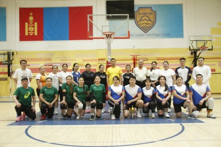 Хэлтсийн нийт албан хаагчдын чөлөөт цагийг зөв боловсон өнгөрүүлэх, бие бялдрыг чийрэгжүүлэх, хамт олны уур амьсгалыг бэхжүүлэх зорилгоор эрүүл мэнд, спортын арга хэмжээг амжилттай зохион байгууллаа