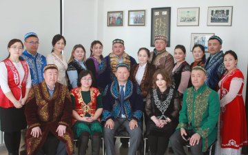 “Ажилтан, албан хаагчид үндэсний хувцсыг сурталчлах”  уралдаанд оролцож байна