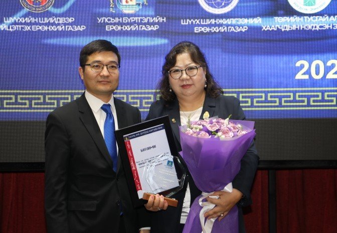 Ерөнхий нягтлан бодогч Ч.Баасансүрэн салбарын шилдэг нягтлан бодогч боллоо
