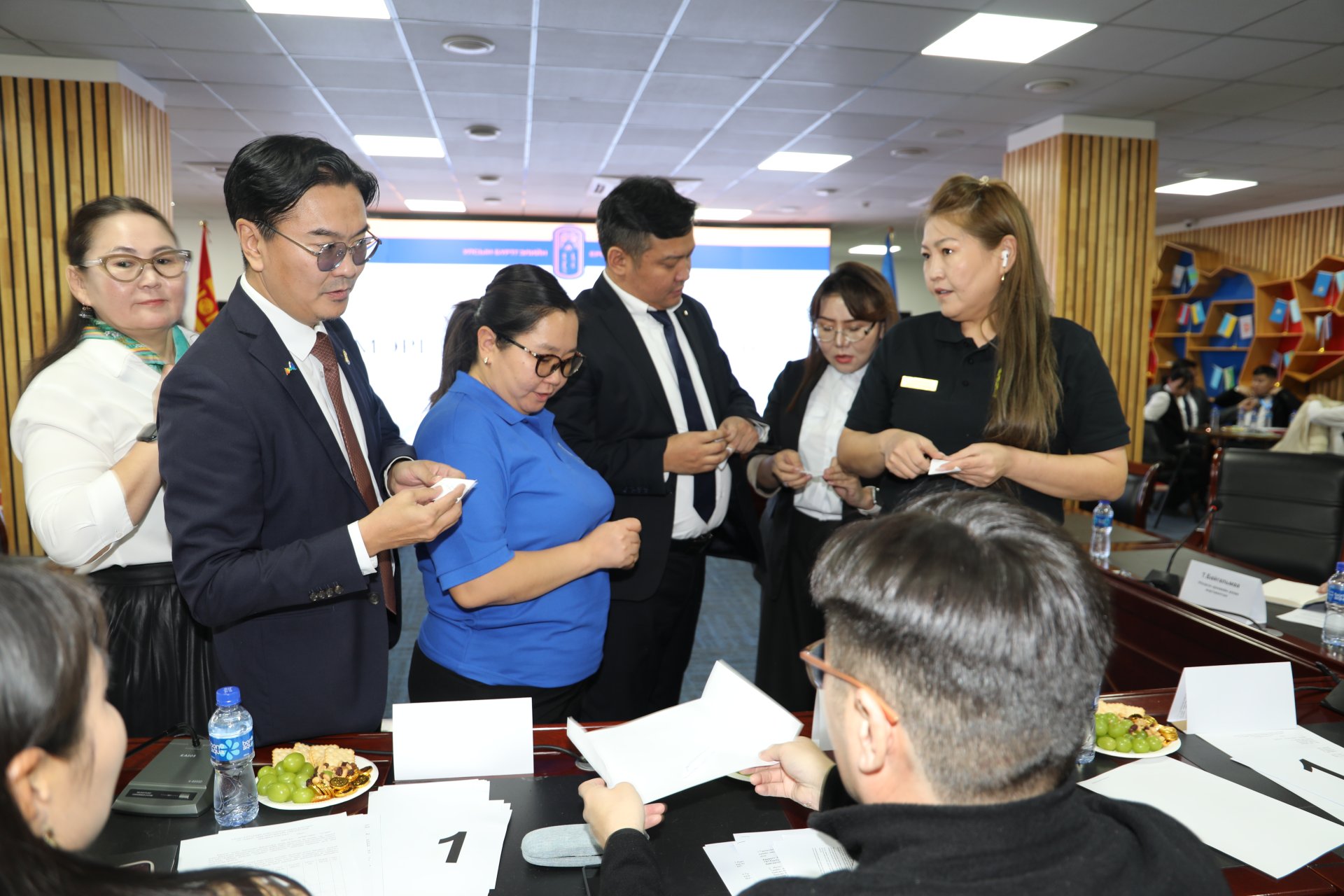 Дүүргийн улсын бүртгэгч нарын дунд “Ур чадвар, ажил мэргэжлийн тэмцээн-2025” болж байна.