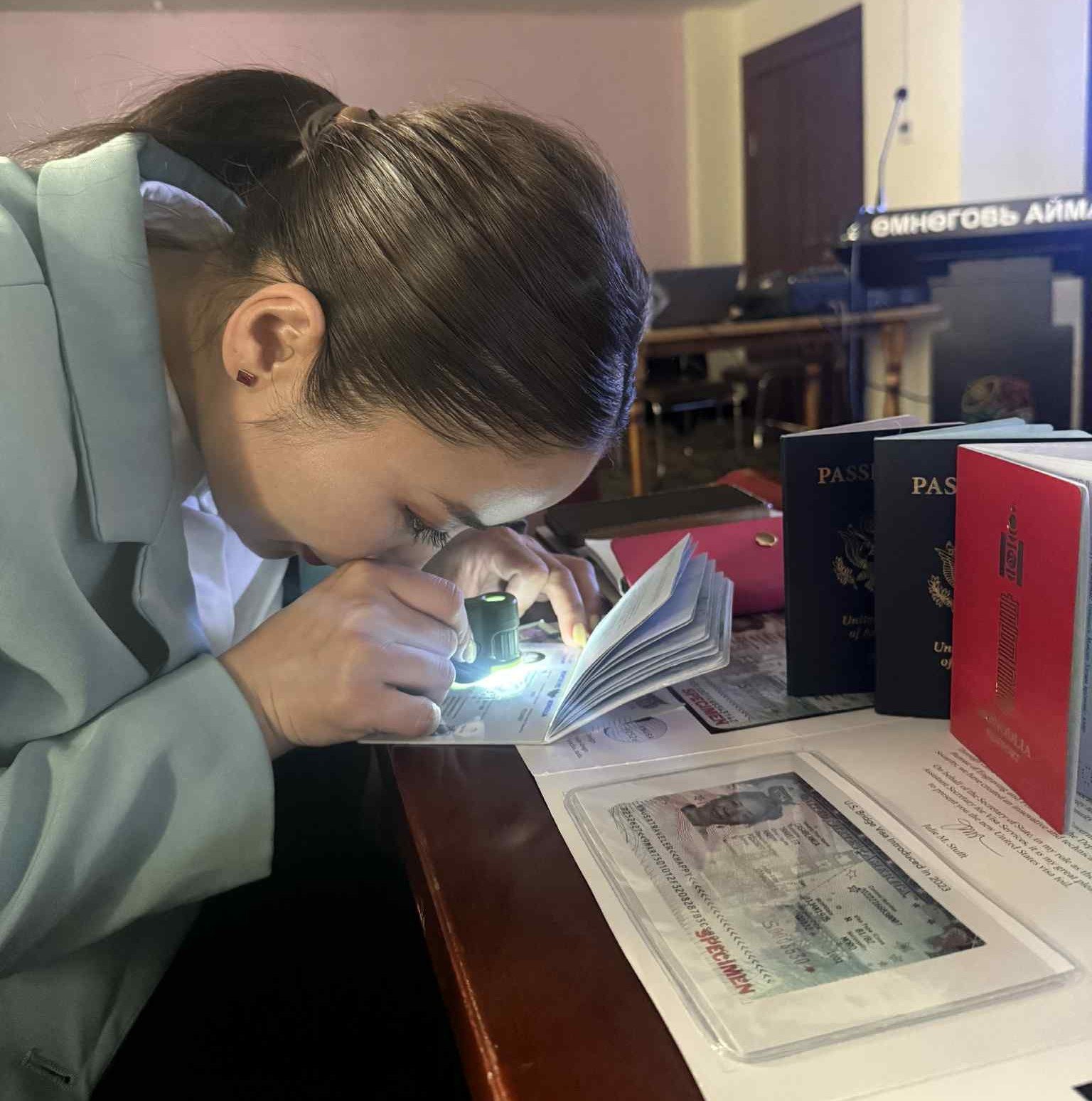 Өмнөговь аймгийн тусгай чиг үүргийн байгууллагуудын алба хаагчдад сургалт зохион байгууллаа