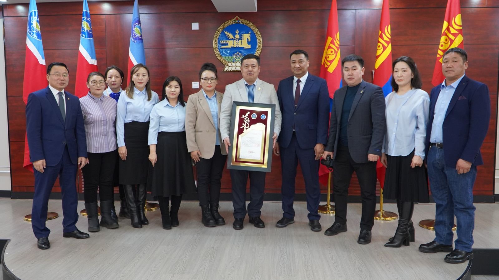 Завхан аймгийн улсын бүртгэлийн хэлтэс  “Шилдэг төрийн байгууллага”-аар шалгарлаа