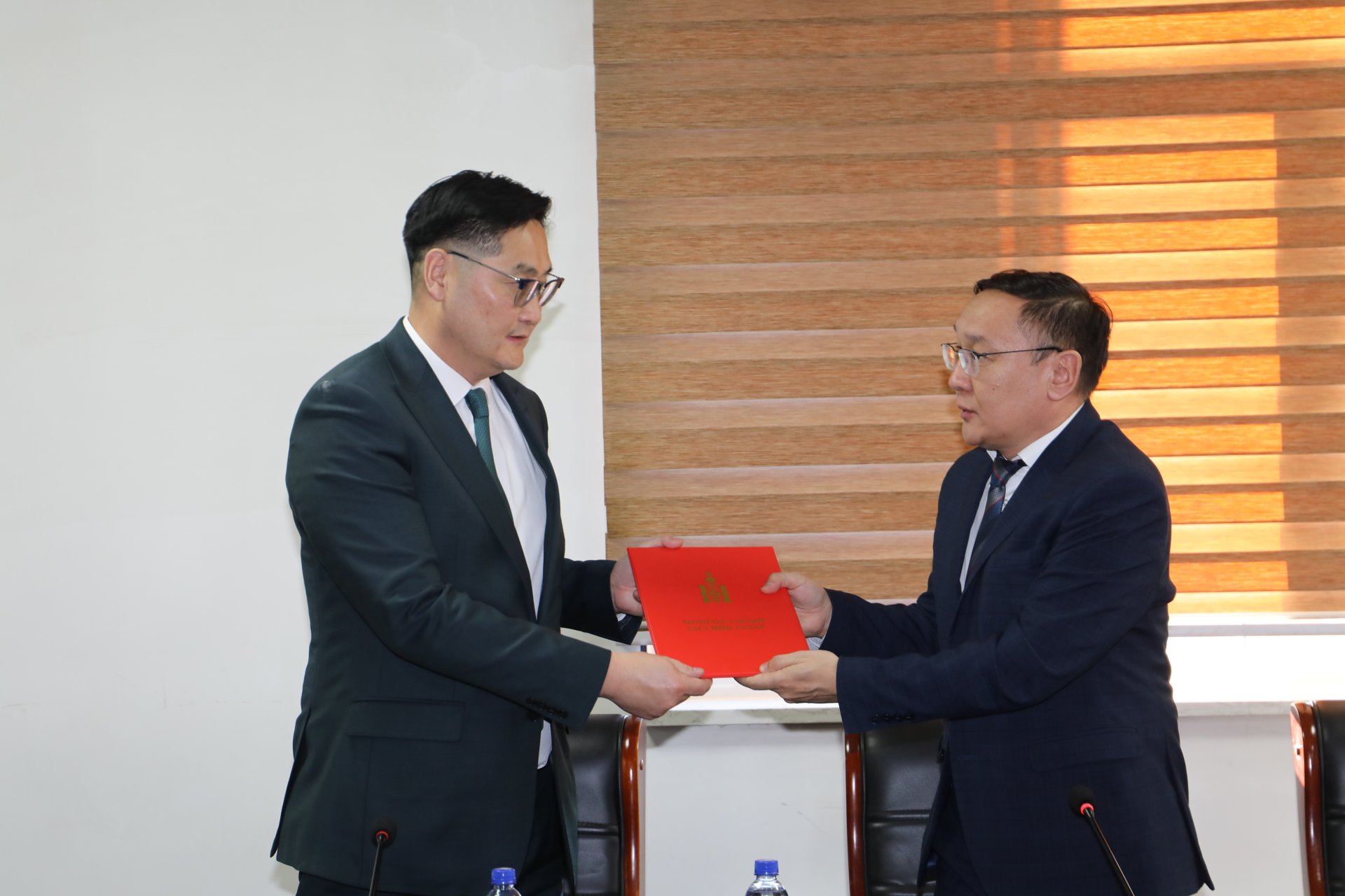 Улсын бүртгэлийн ерөнхий газрын даргаар Д.Даваанямыг томилж, ажил хүлээлцлээ