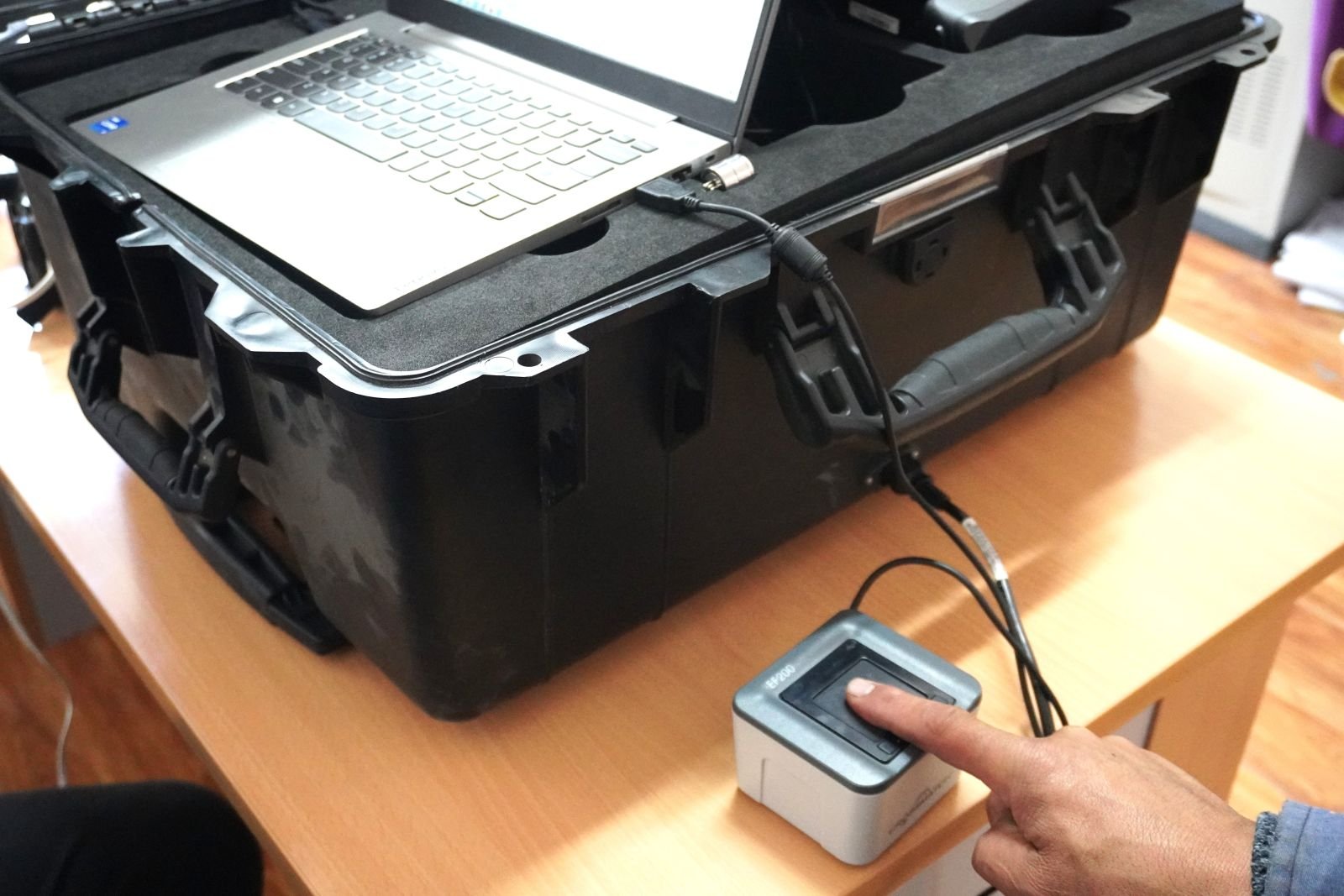 Зөөврийн тоног төхөөрөмжөөр улсын бүртгэлийн үйлчилгээг хүргэлээ