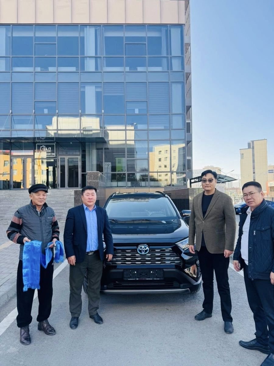 Увс аймгийн Улсын бүртгэлийн хэлтэст автомашин хүлээлгэн өглөө