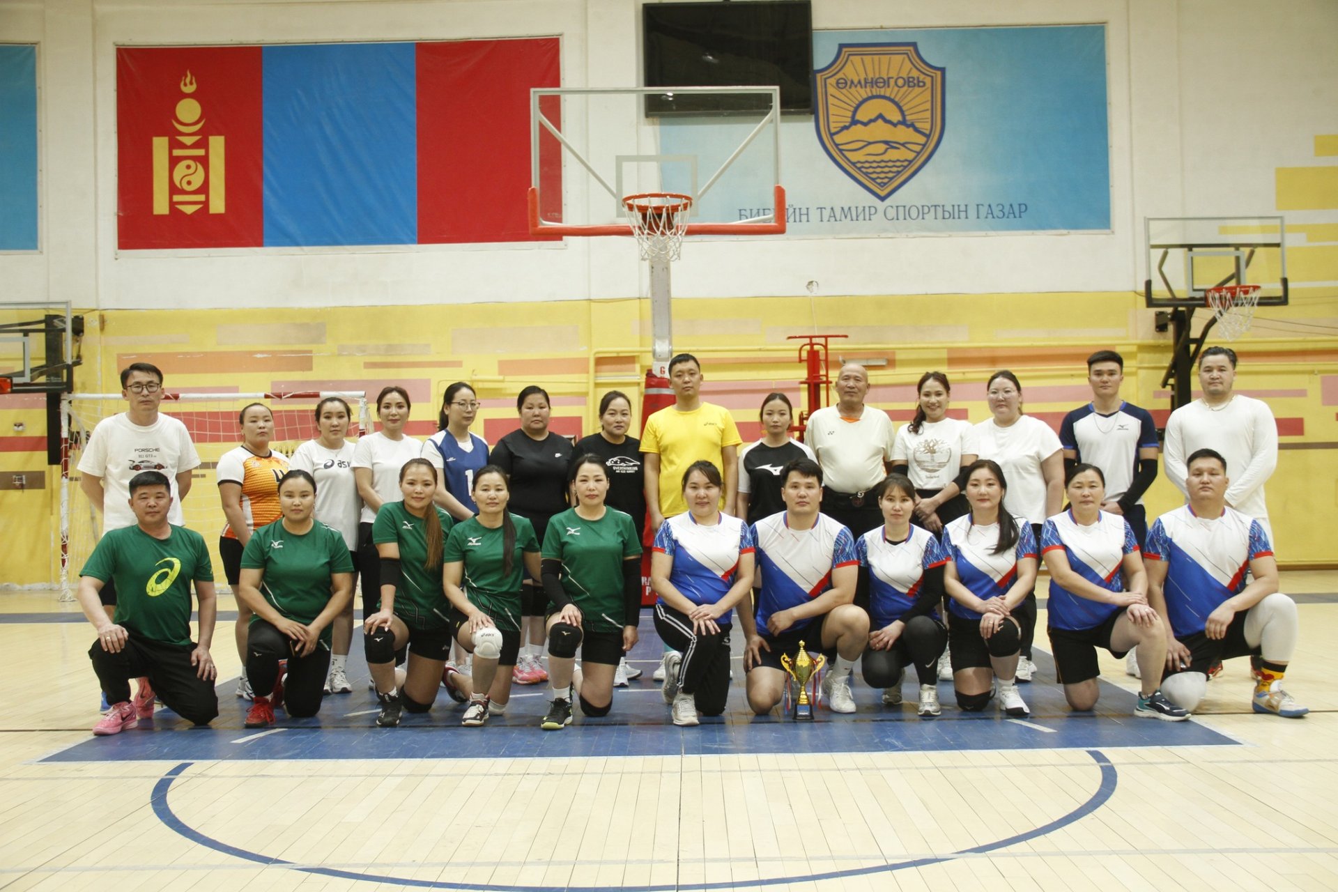 Хэлтсийн нийт албан хаагчдын чөлөөт цагийг зөв боловсон өнгөрүүлэх, бие бялдрыг чийрэгжүүлэх, хамт олны уур амьсгалыг бэхжүүлэх зорилгоор эрүүл мэнд, спортын арга хэмжээг амжилттай зохион байгууллаа