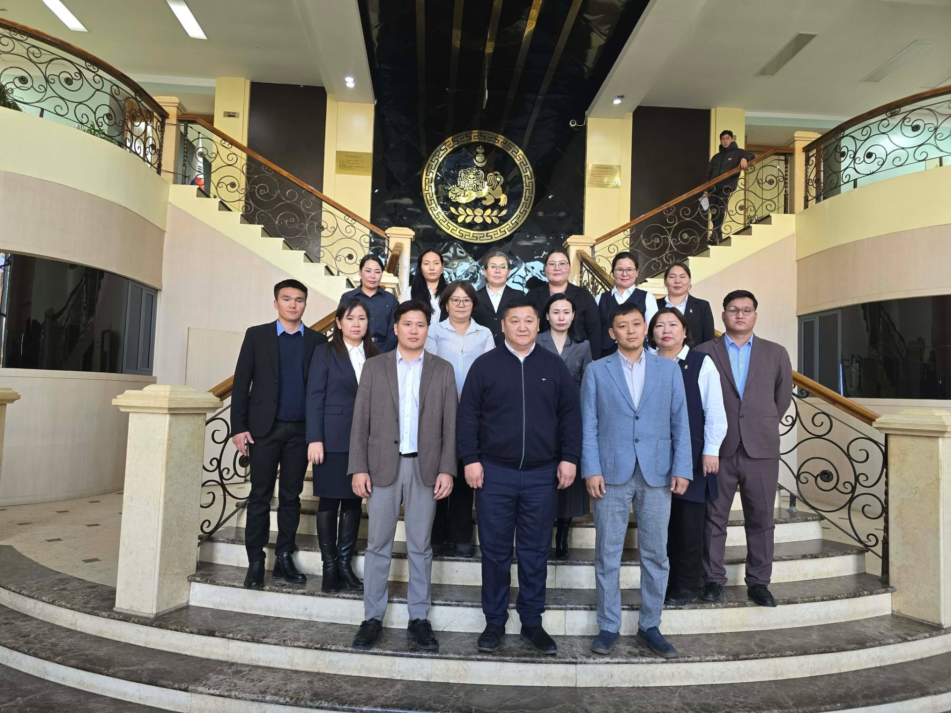 Баянзүрх дүүргийн Улсын бүртгэлийн хэлтэст очиж туршлага судаллаа