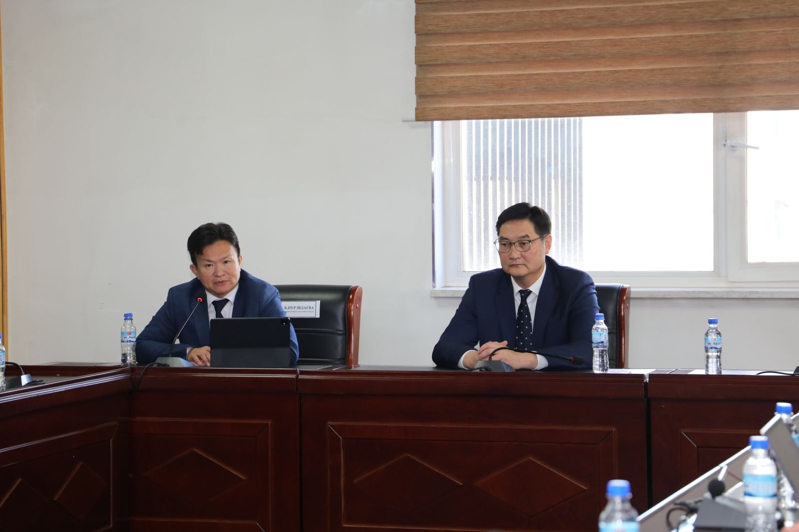 ТӨРИЙН АЛБАНЫ ЗӨВЛӨЛИЙН ХҮНИЙ НӨӨЦИЙН АУДИТЫН БАГ УЛСЫН БҮРТГЭЛИЙН ЕРӨНХИЙ ГАЗАРТ АЖИЛЛАЖ БАЙНА